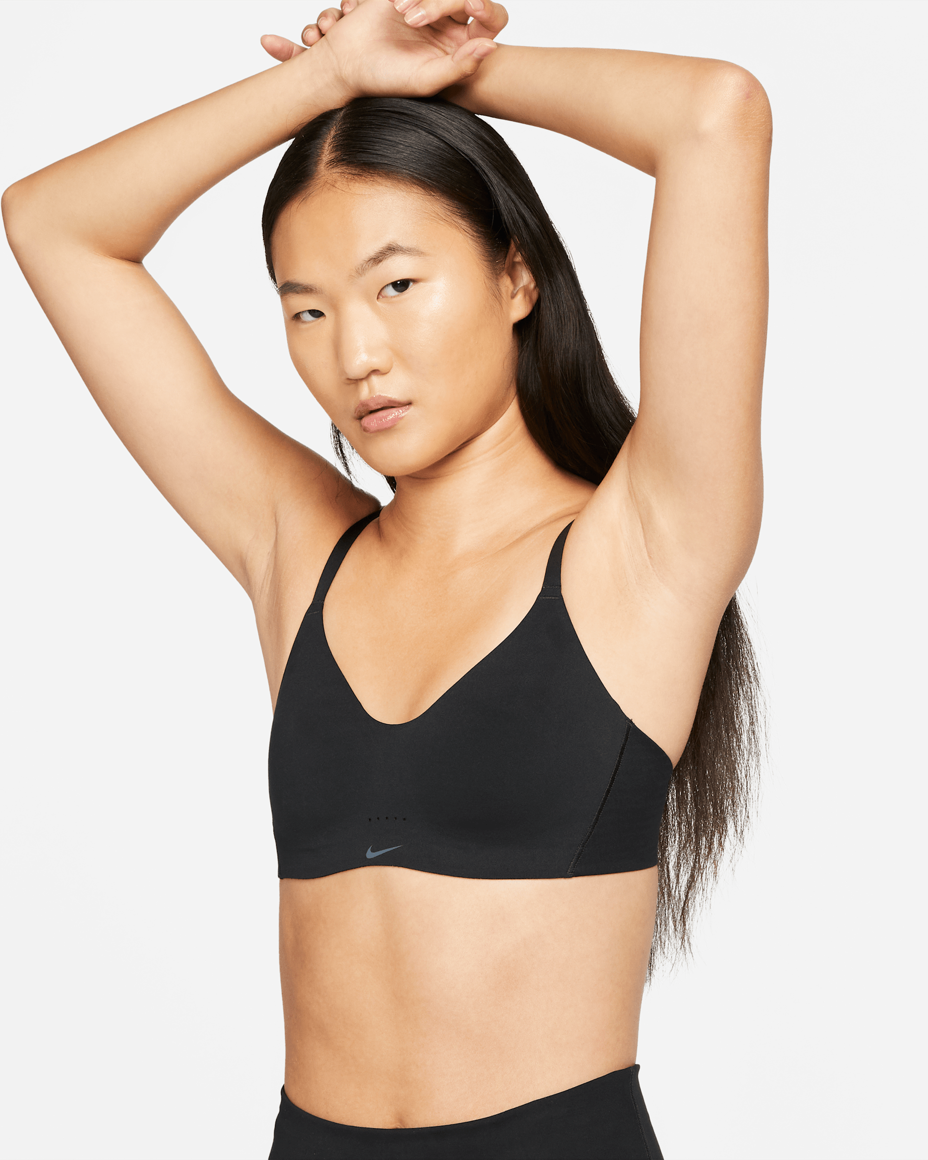 AO　レディース　BLK M Nike Dri-FIT Alate Women's Minimalist Light-Support Padded Sports